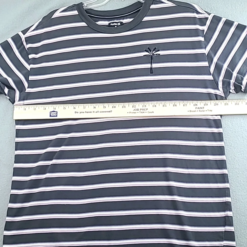 HURLEY Port City Men's Short Sleeve Gray Striped Crew Neck T-Shirt - Size Medium